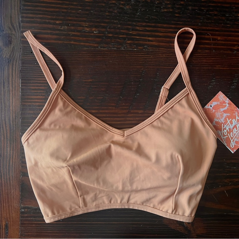 Kortni Jeane clay V crop
